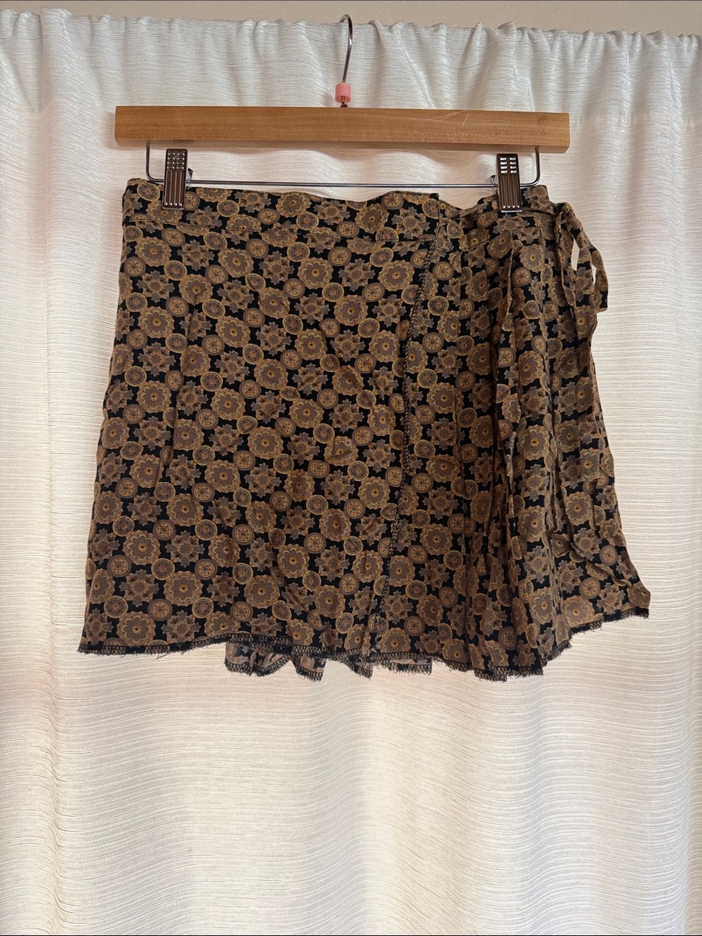 Vtg vintage Esprit 90’s Floral medallion Pattern Black and gold Wrap Mini Skirt